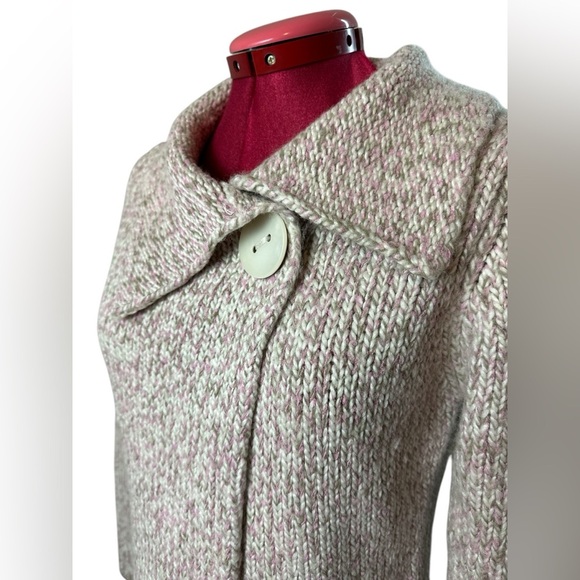 Retro nubbly-knit wool blend asymmetrical sweater with oversize button detail - Picture 3 of 9